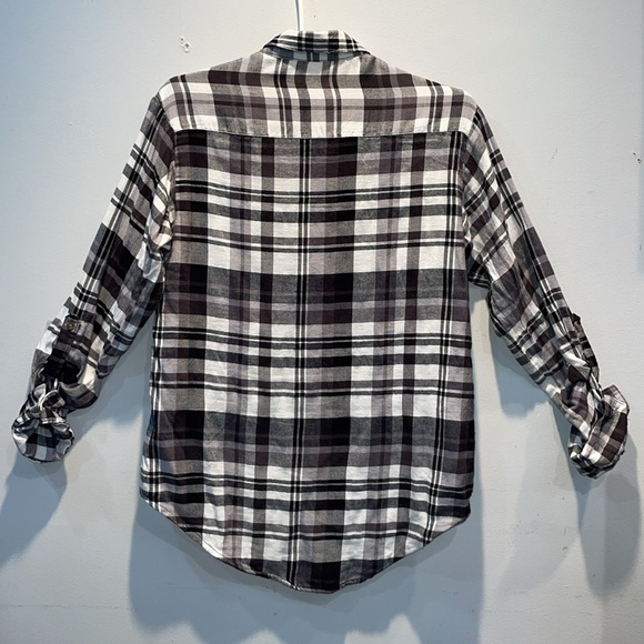 Black & White Plaid AMBIANCE Top • Sleeve button thingy • Size Small/Medium - Picture 6 of 6